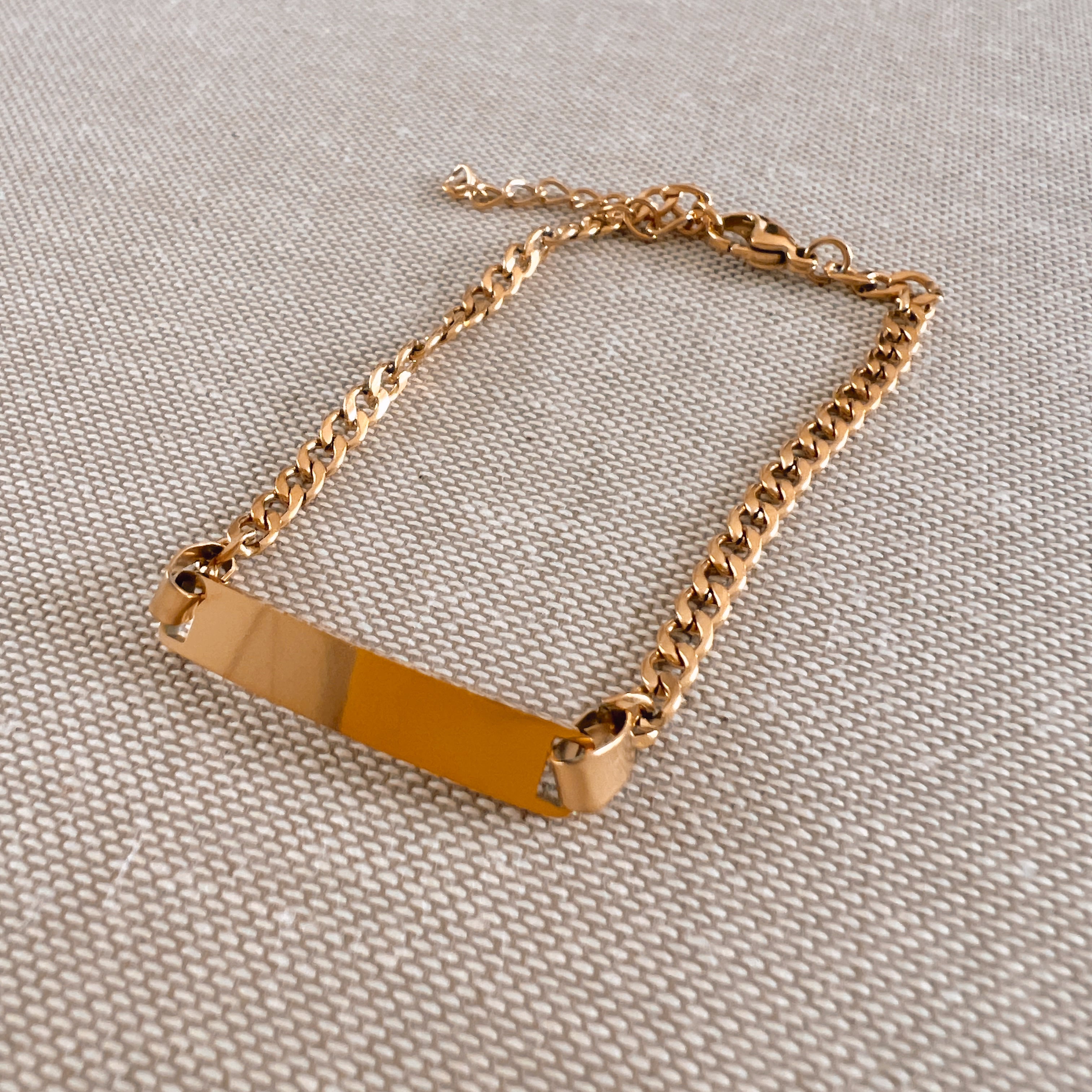 Micro-Mini Cuban Link Bar Engraving Bracelet