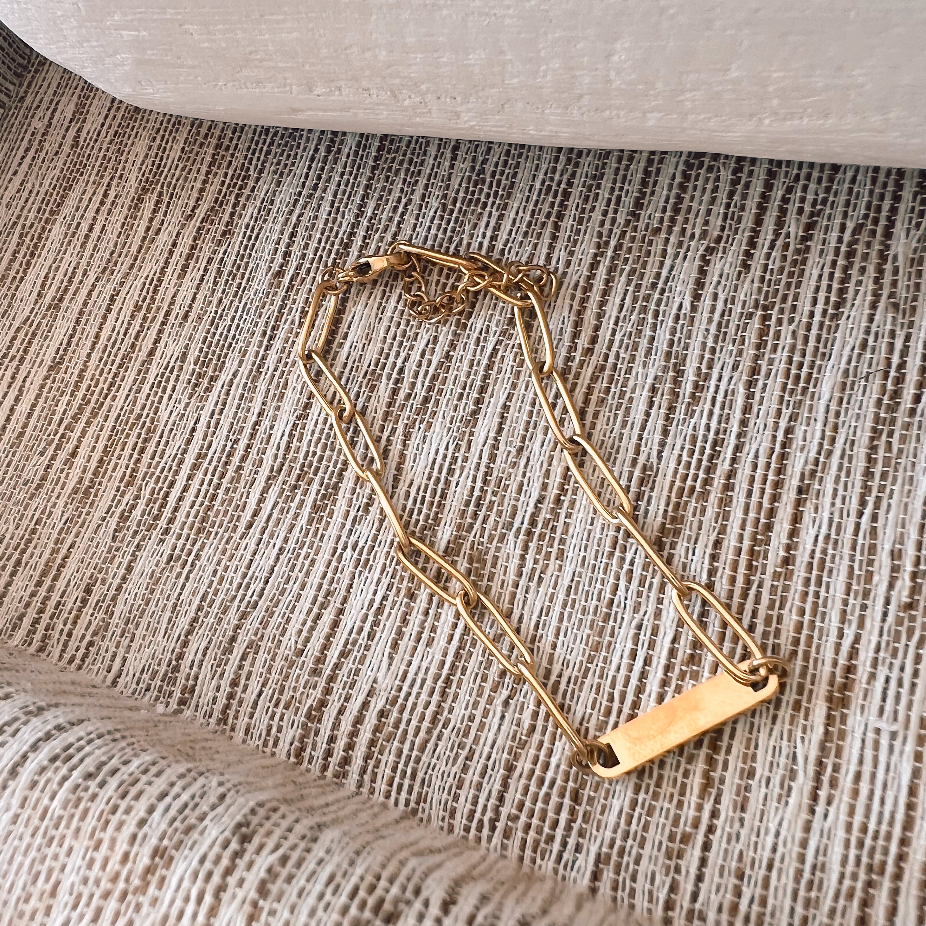 Paperclip Bar Engraving Bracelet