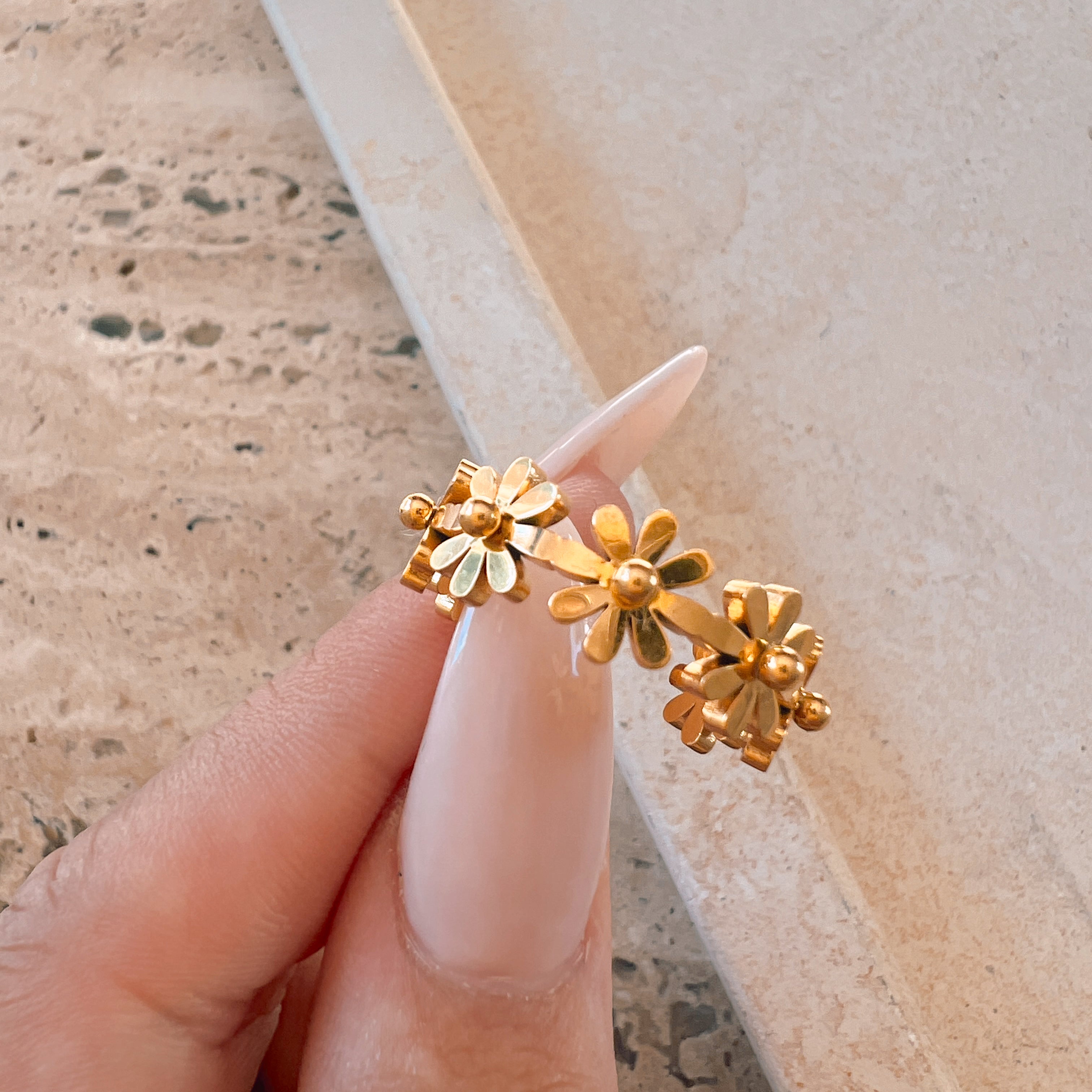 Blooming Daisy Ring