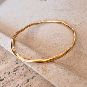 Chasing Gold Wavy Bracelet