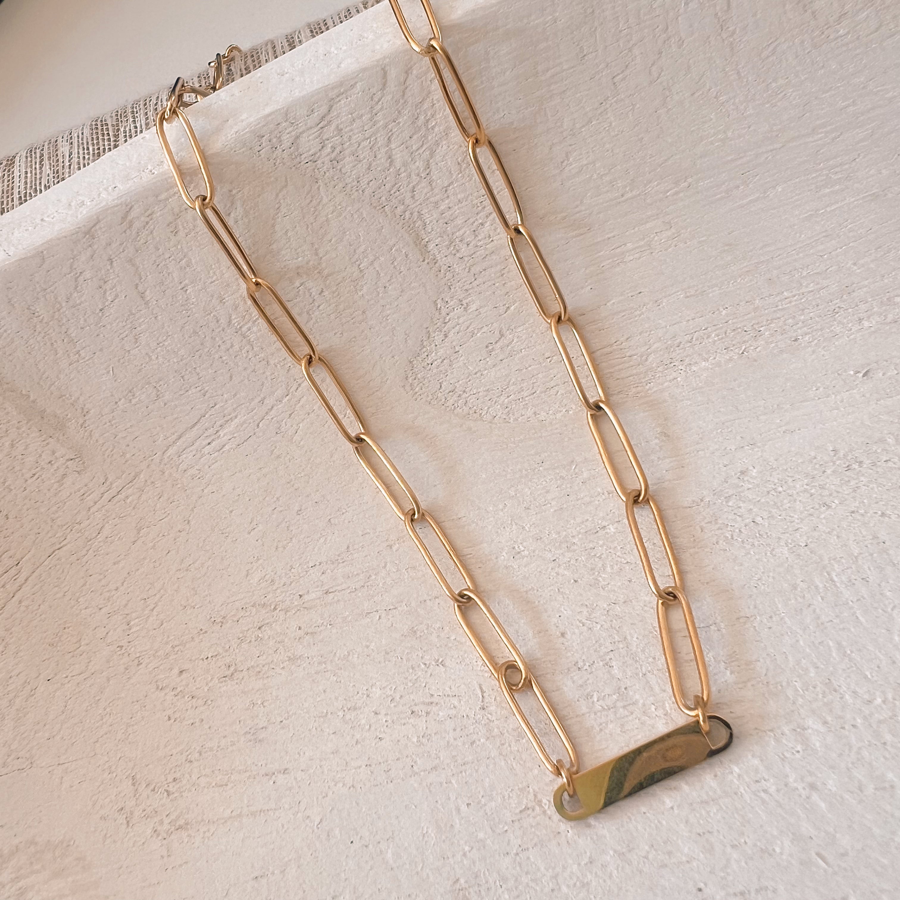 Paperclip Bar Engraving Necklace